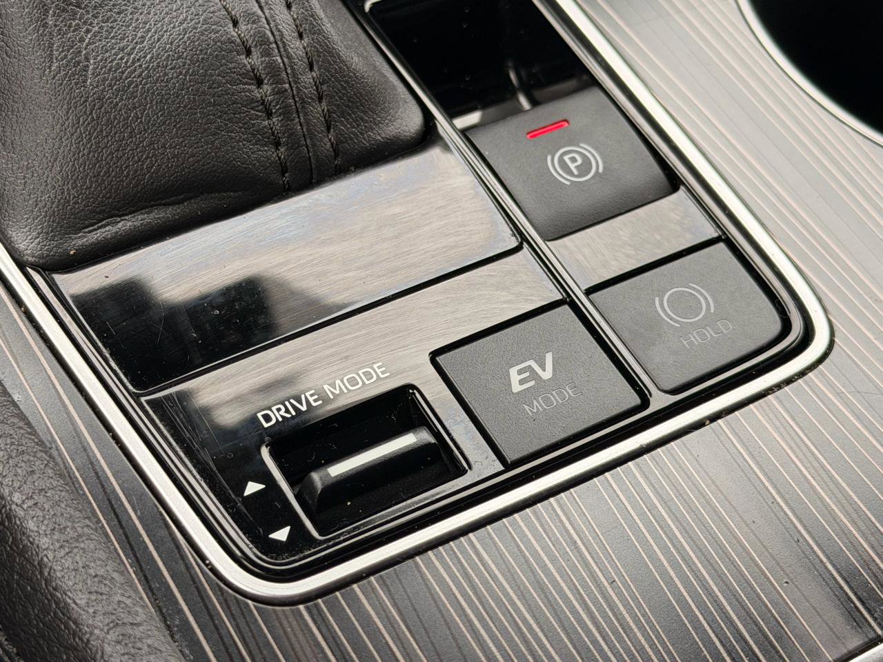 Used 2022 Toyota Sienna Platinum image 48