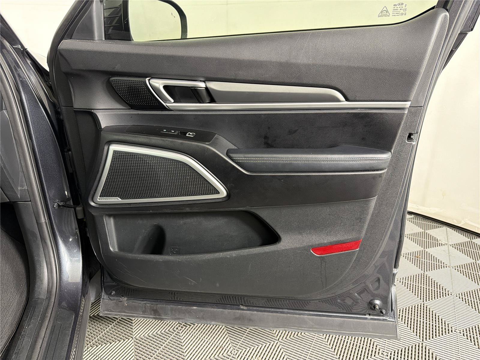 Used 2021 Kia Telluride LX FWD image 12