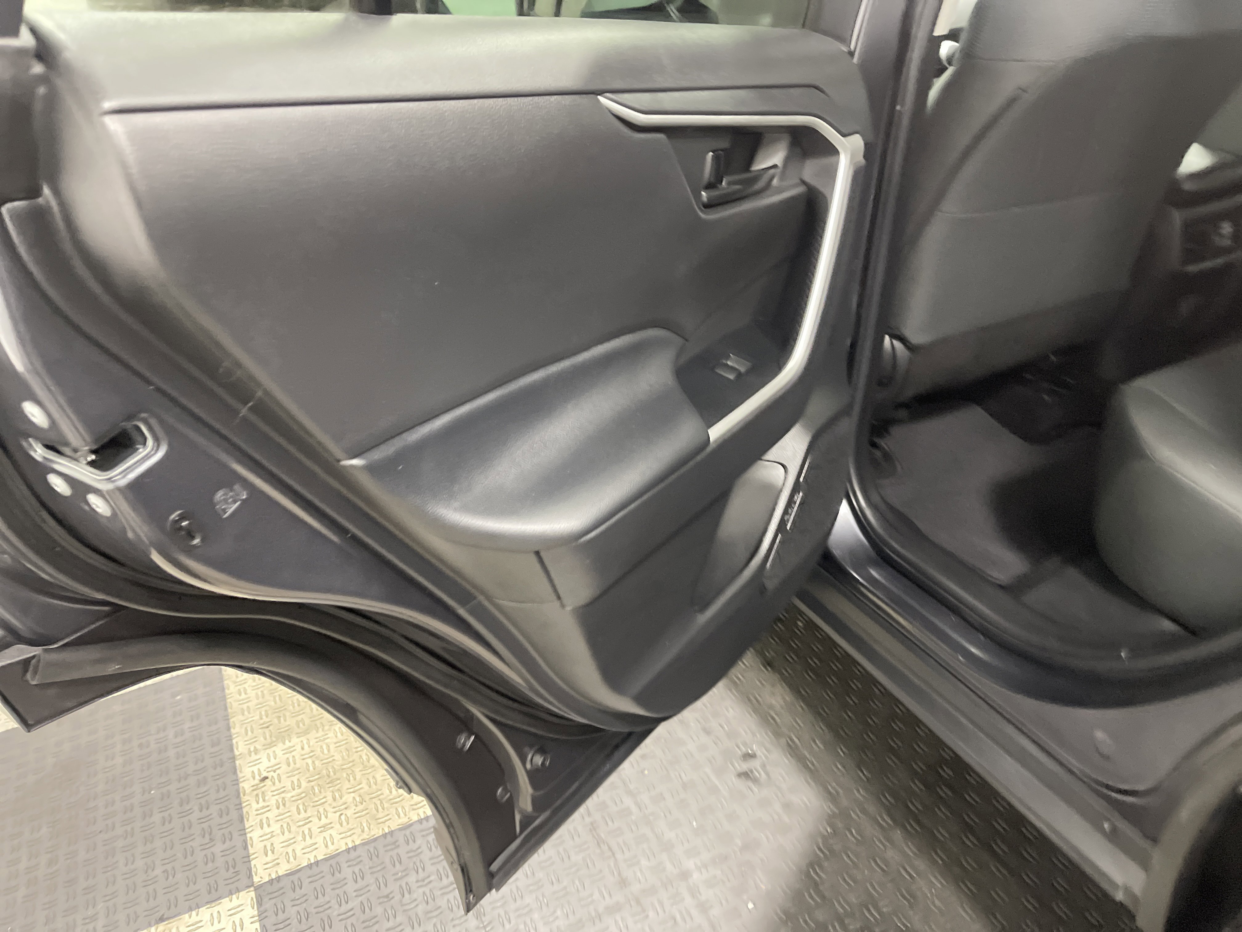 Used 2022 Toyota RAV4 LE image 15