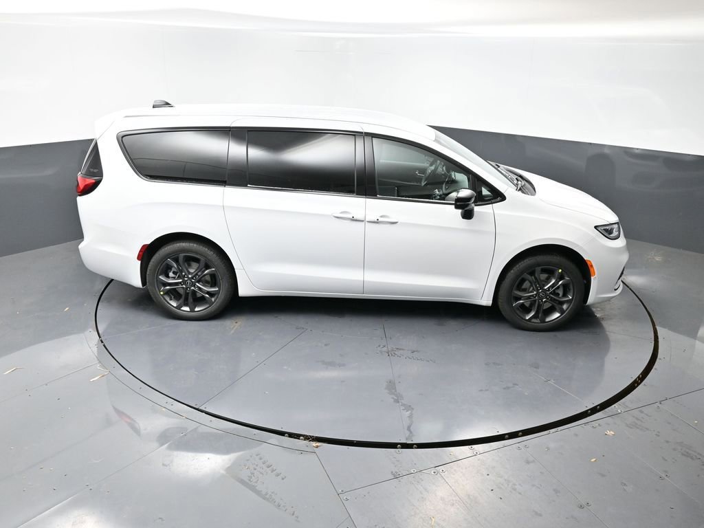 New 2026 Chrysler Pacifica Select image 25