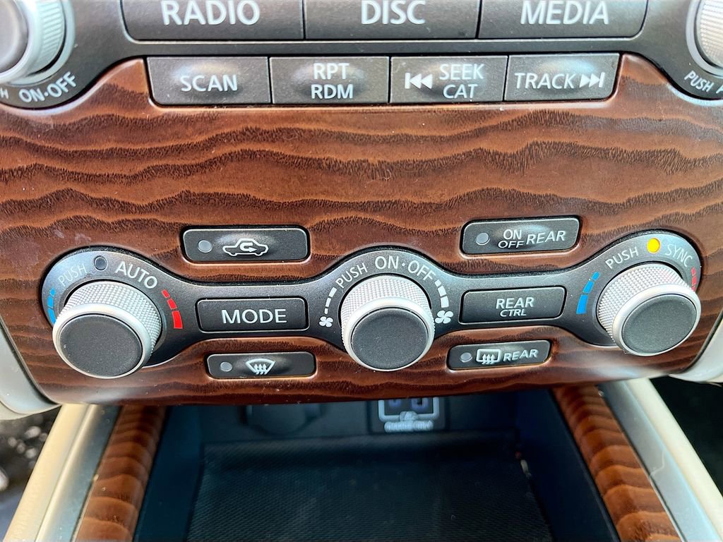 Used 2019 Nissan Pathfinder Platinum image 15