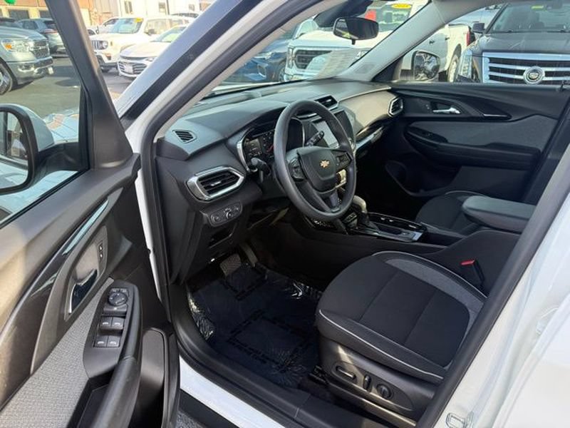 Used 2023 Chevrolet TrailBlazer LT FWD image 10