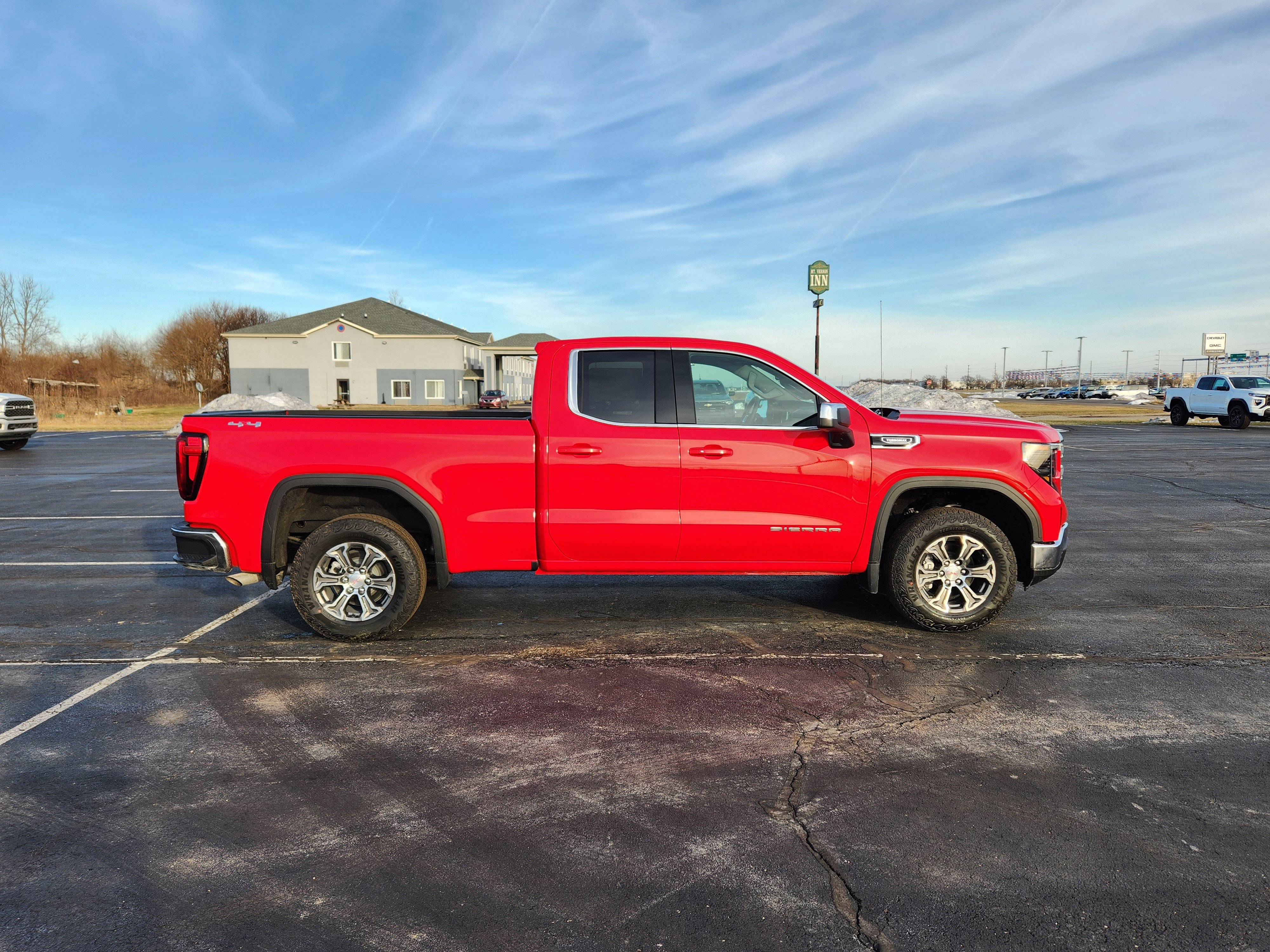New 2026 GMC Sierra 1500 SLE w/ Preferred Package image 5