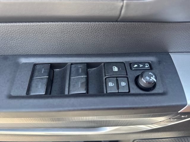 Used 2024 Toyota Sequoia Platinum AWD/4WD image 20