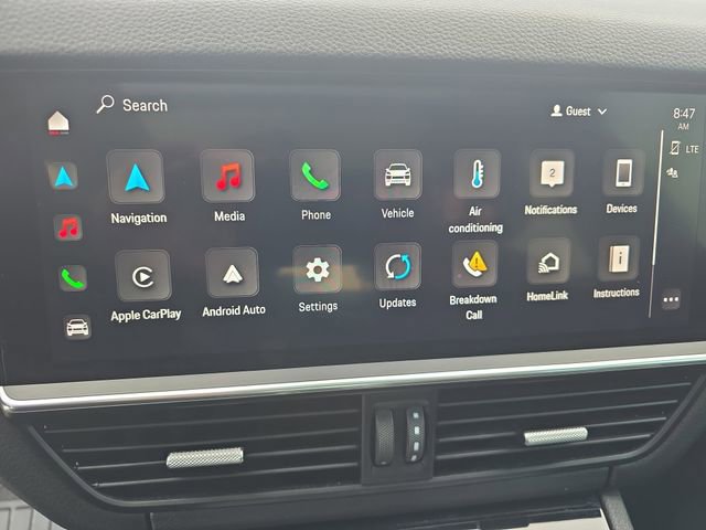 Used 2023 Porsche Cayenne Platinum Edition image 24