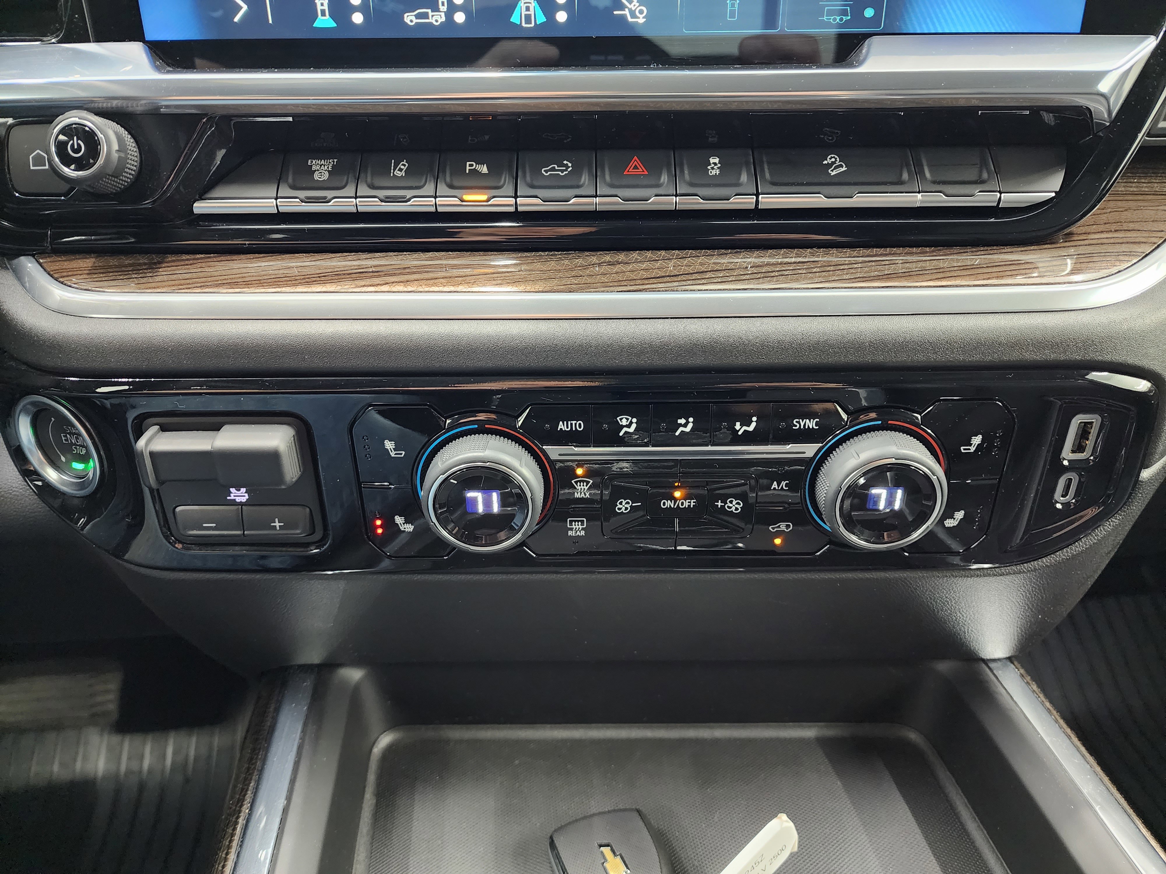 Used 2025 Chevrolet Silverado 2500 LT w/ Trail Boss Package AWD/4WD image 17