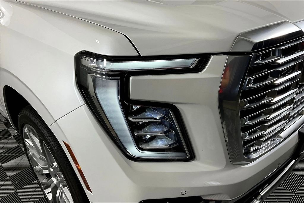 Used 2025 GMC Yukon Denali w/ Denali Reserve Package image 42