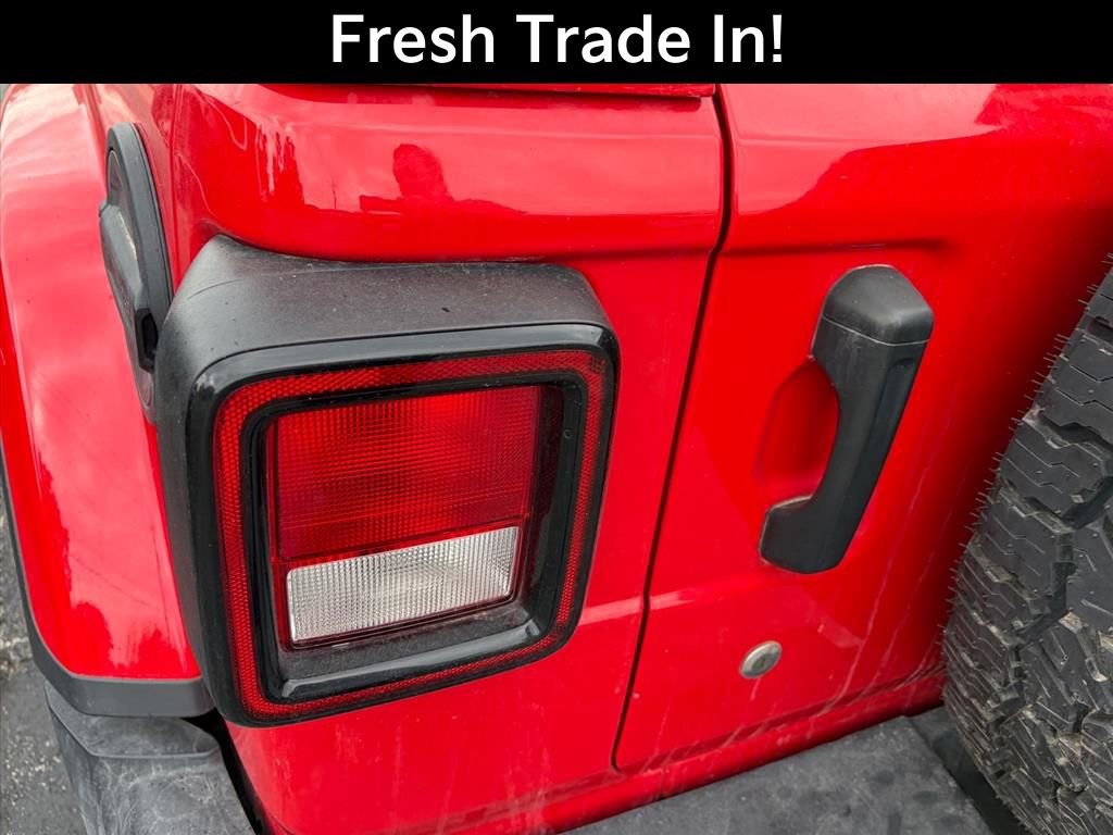 Used 2018 Jeep Wrangler Unlimited Sahara w/ Uconnect 4C Nav & Sound Group image 11