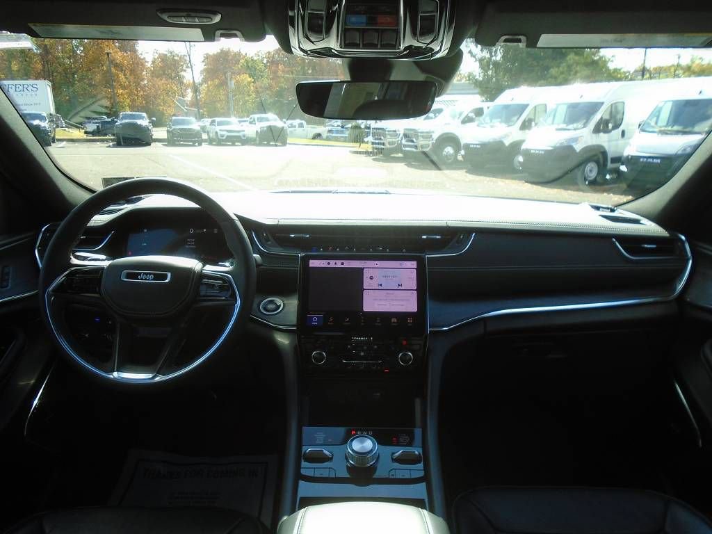 Used 2023 Jeep Grand Cherokee Overland image 13