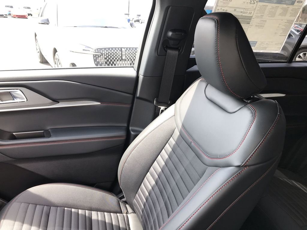 New 2026 Ford Explorer ST-Line w/ ST-Line Street Pack AWD/4WD image 25