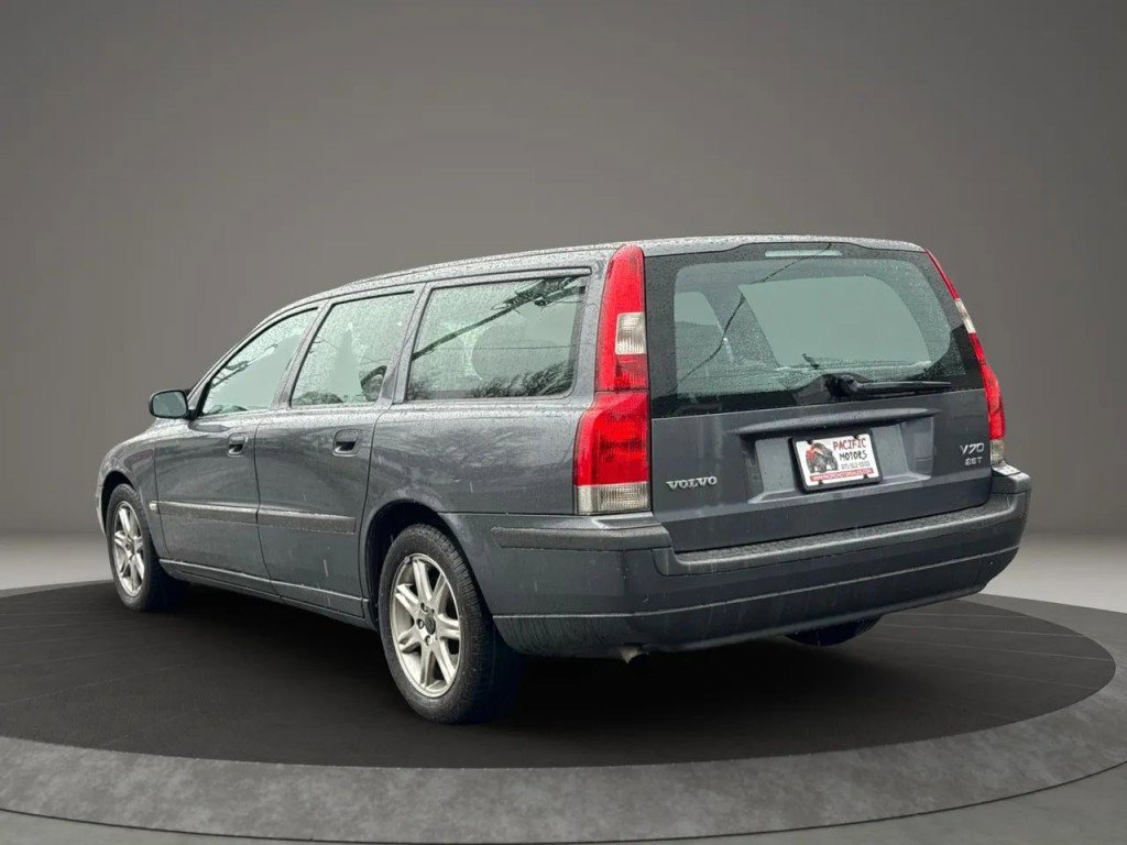 Used 2004 Volvo V70 2.5T FWD image 12