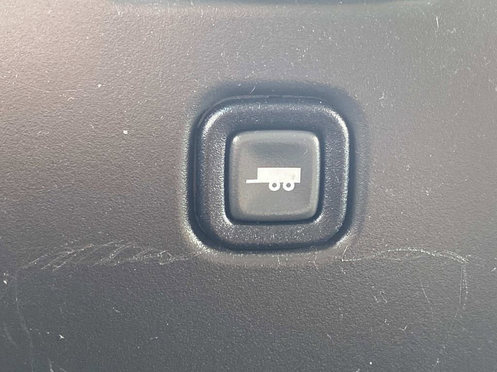 Used 2023 Chevrolet Express 2500 w/ Driver Convenience Package image 28