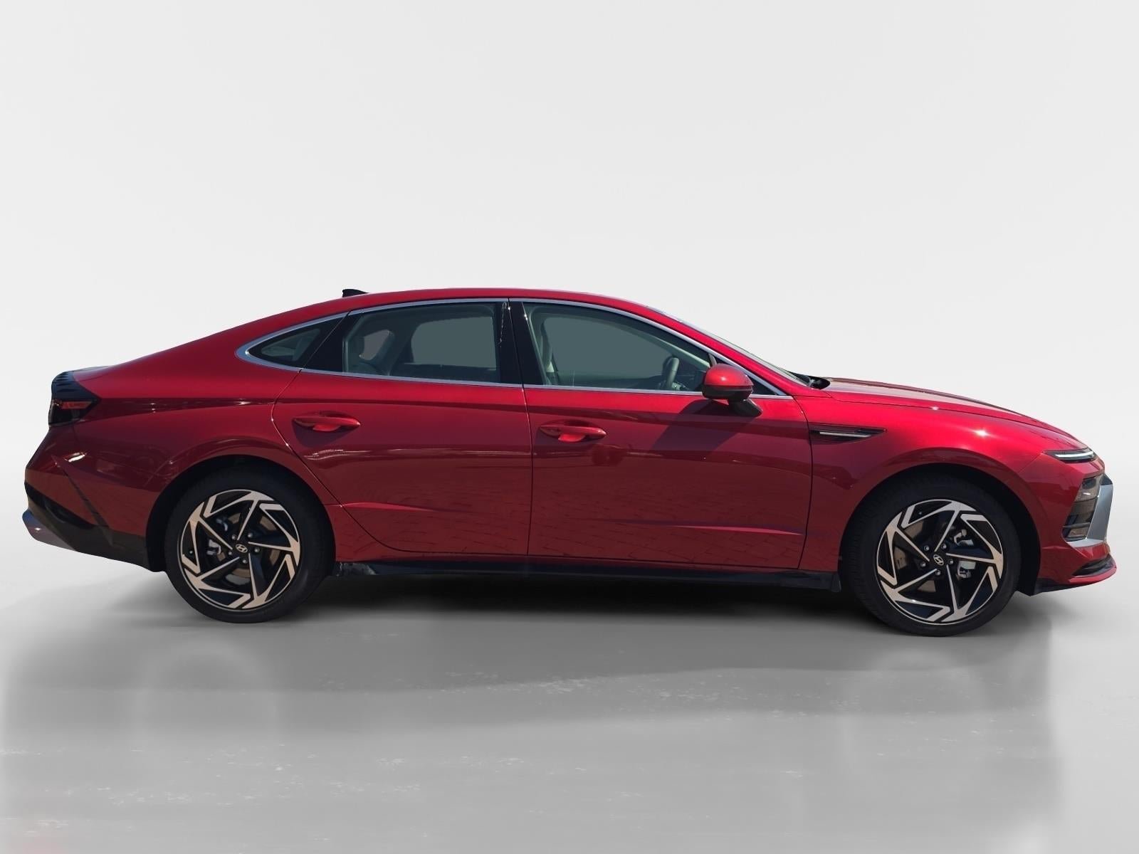 New 2026 Hyundai Sonata SEL FWD image 2