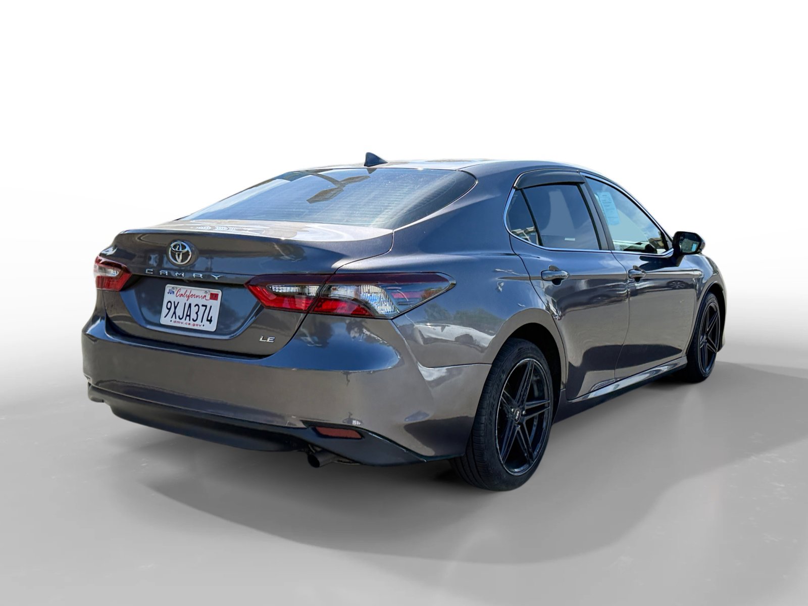 Used 2021 Toyota Camry LE w/ Convenience Package image 5