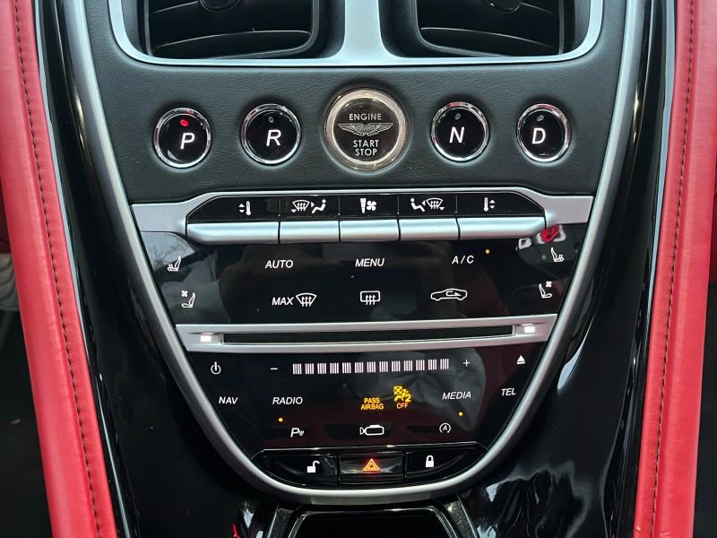 Used 2018 Aston Martin DB11 V12 image 17