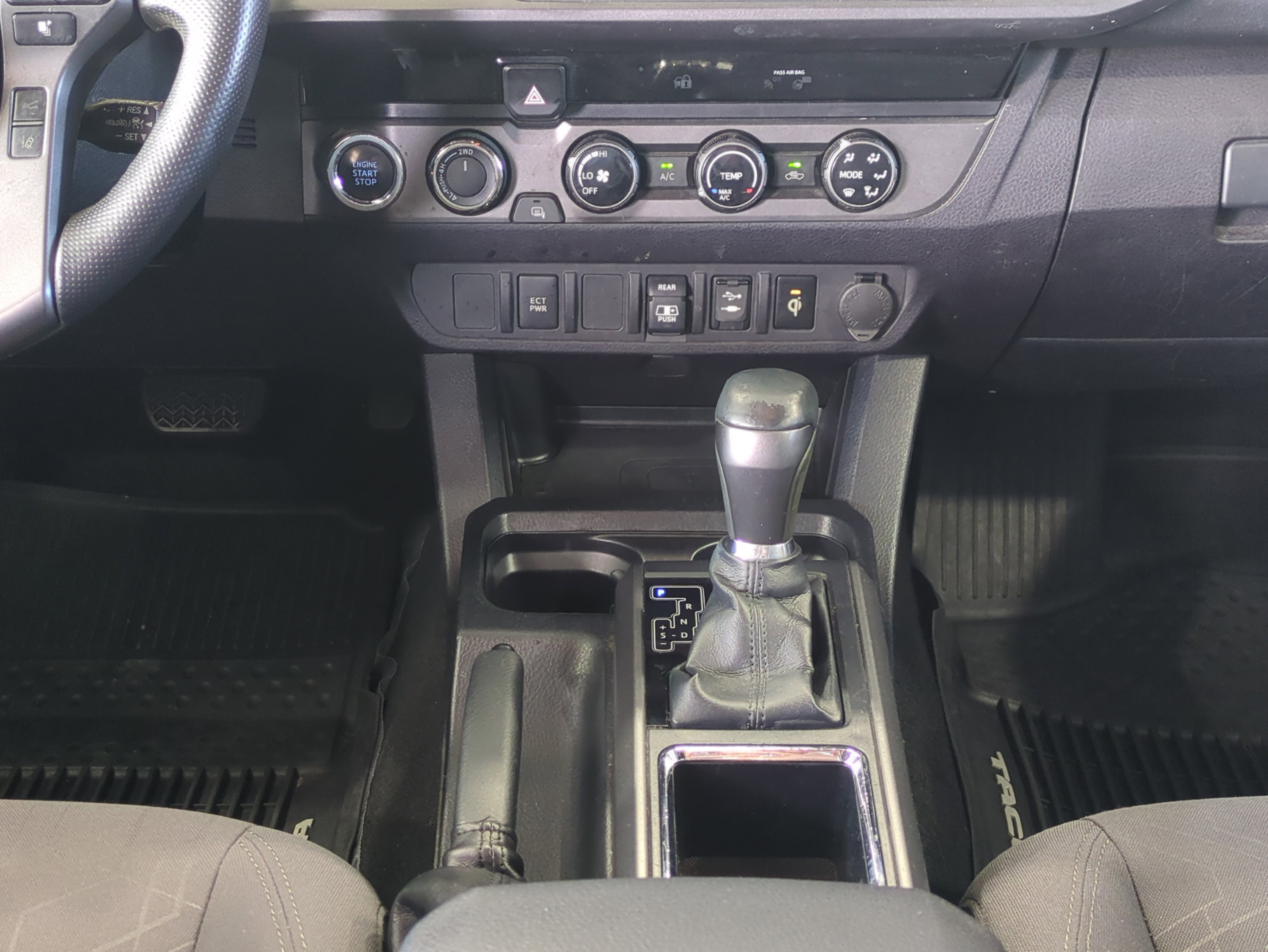 Used 2018 Toyota Tacoma TRD Sport image 21