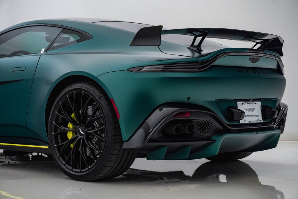 Used 2023 Aston Martin V8 Vantage Coupe RWD image 11