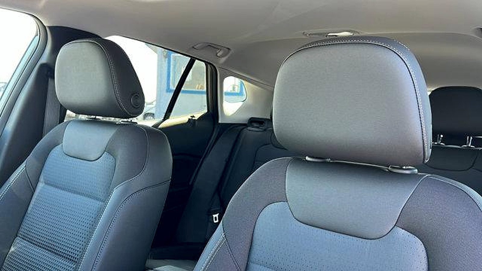 New 2026 Chevrolet Trax LT w/ Sunroof Package image 18