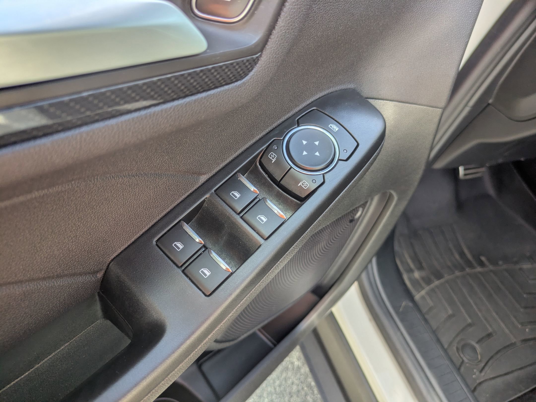 Used 2024 Ford Escape ST-Line w/ Tech Pack #1 FWD image 14