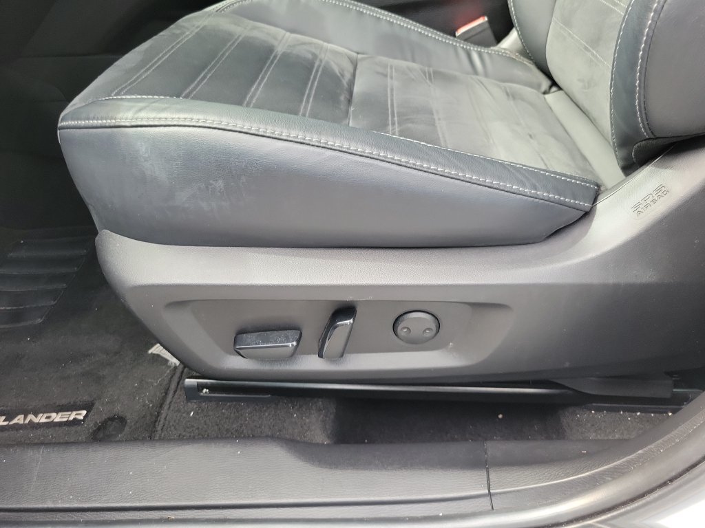 Used 2023 Mitsubishi Outlander SE FWD image 16