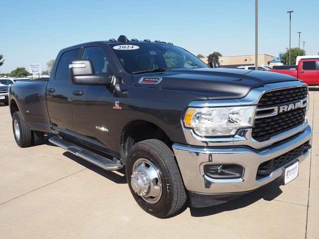 Used 2024 RAM 3500 Big Horn image 3