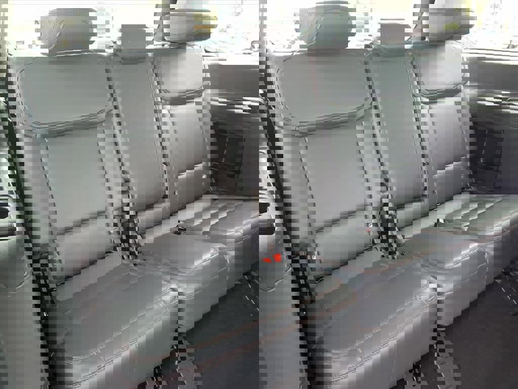 Certified 2025 Ford Expedition Active image 16