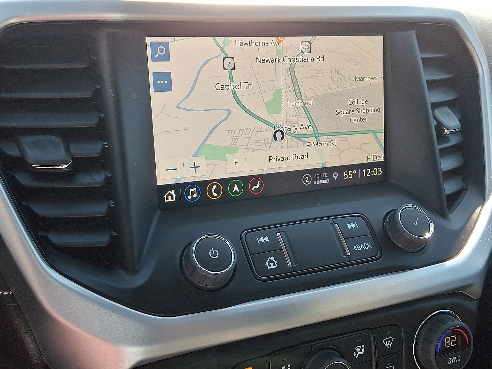 Used 2023 GMC Acadia SLT w/ Elevation Edition image 17