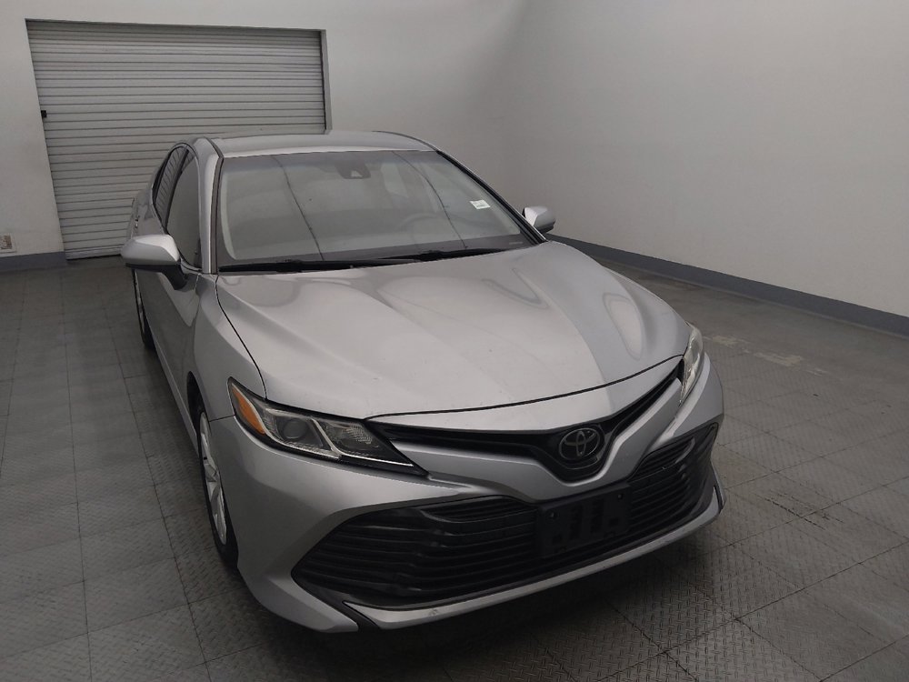 Used 2019 Toyota Camry LE image 14