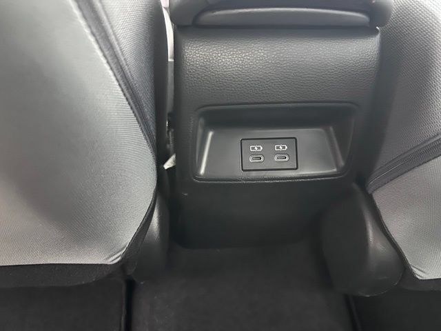 Used 2023 Toyota Corolla SE w/ Carpet Mat Package (TMS) FWD image 17