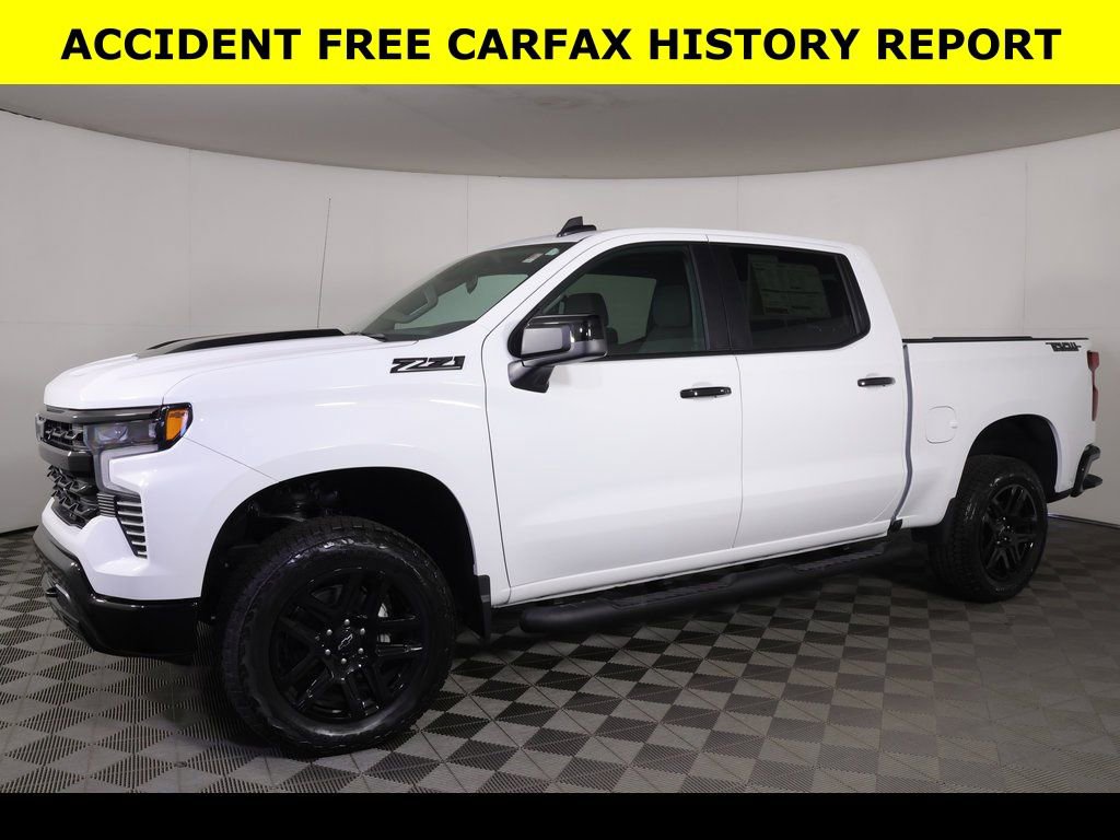 Used 2025 Chevrolet Silverado 1500 LT Trail Boss w/ Dark Appearance Package image 4