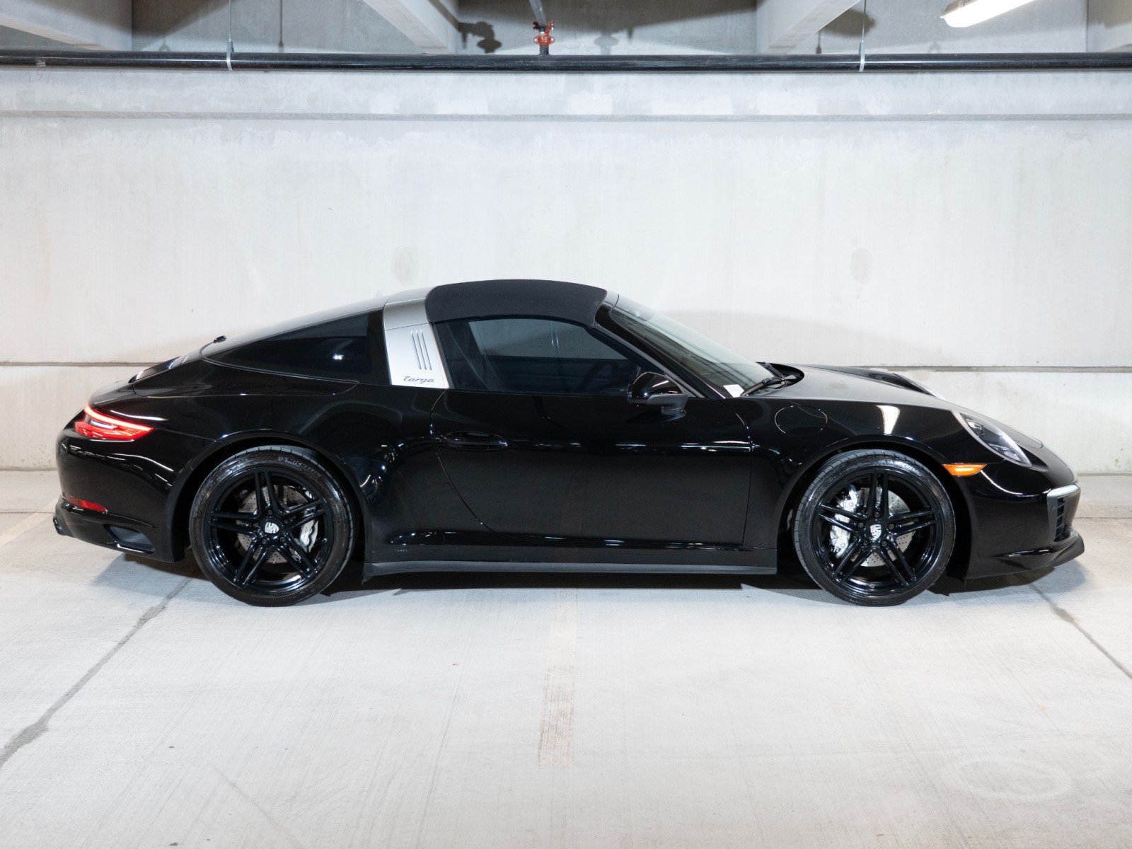 Certified 2018 Porsche 911 Targa 4 AWD/4WD image 8