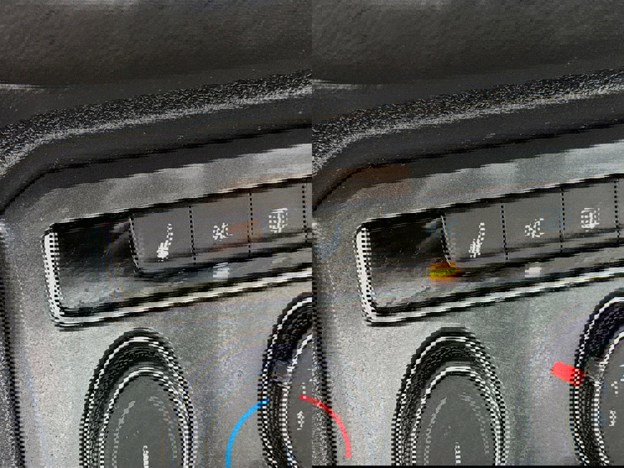 Used 2023 Volkswagen Tiguan S image 3