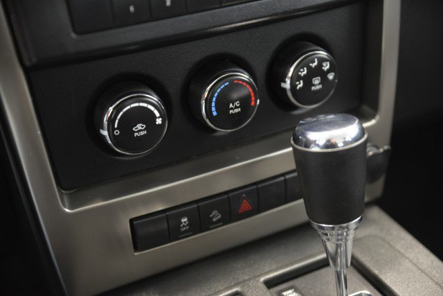 Used 2012 Jeep Liberty Sport image 22