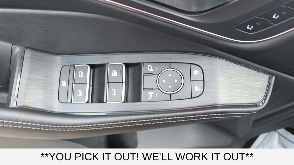 Used 2023 Nissan Rogue Platinum w/ Platinum Premium Package FWD image 11