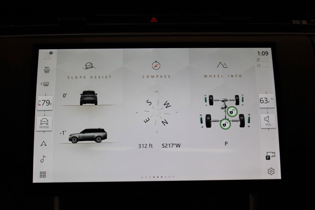 Used 2025 Land Rover Range Rover SE image 27