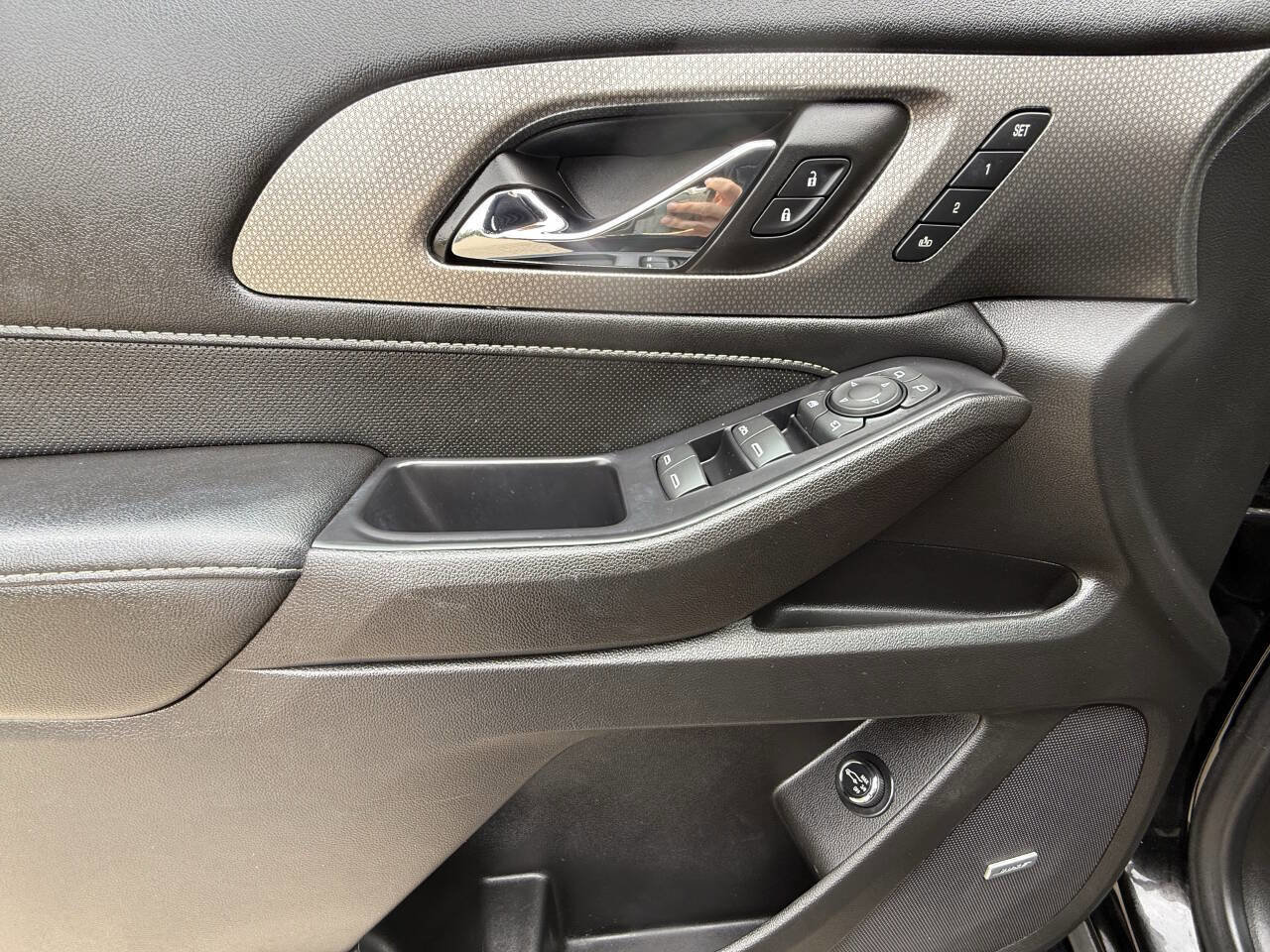Used 2022 Chevrolet Traverse Premier w/ Redline Edition image 19