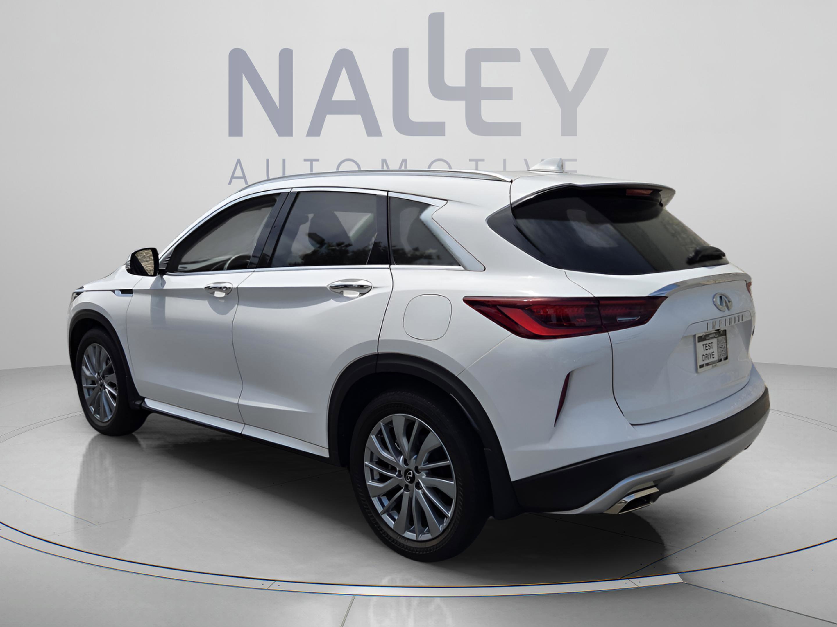 Used 2023 INFINITI QX50 Luxe FWD image 6