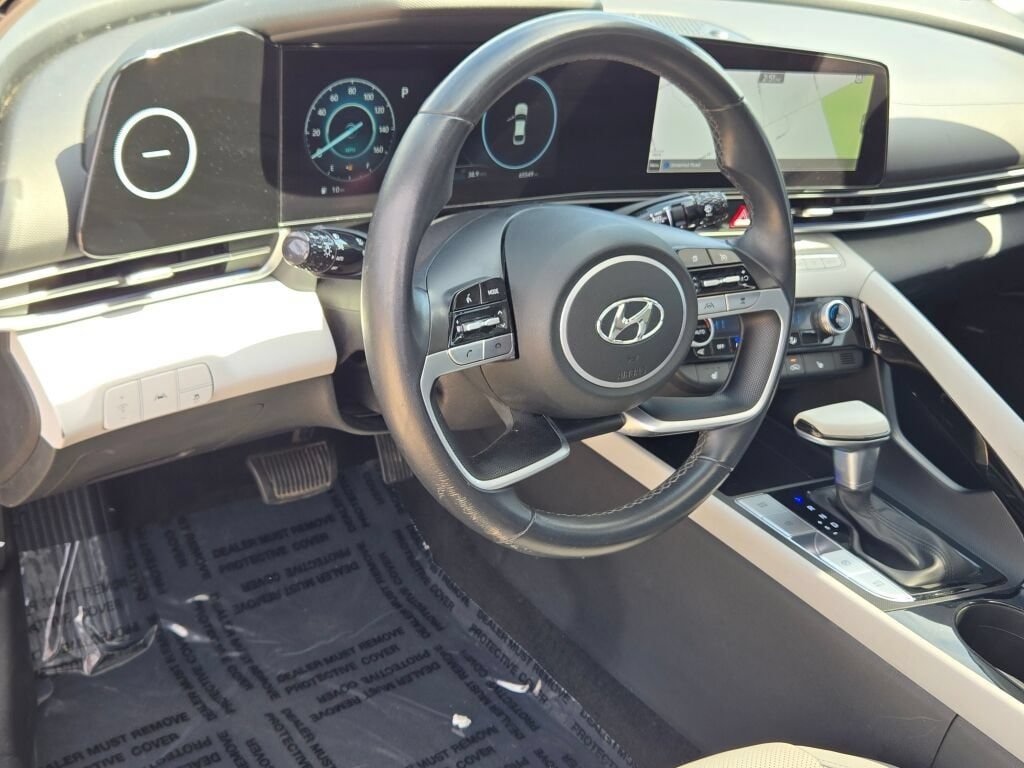 Used 2022 Hyundai Elantra Limited w/ Cargo Package FWD image 19