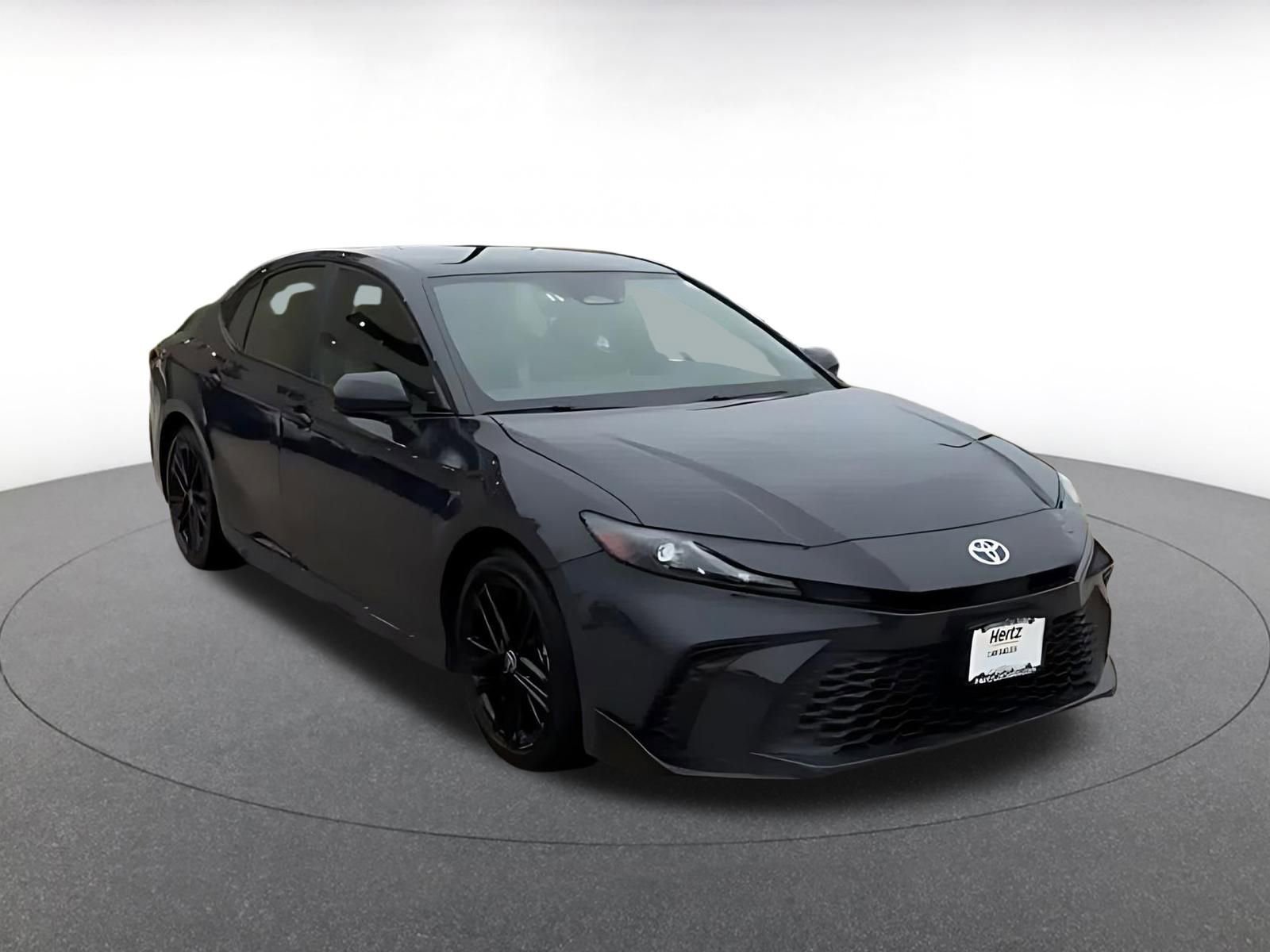 Used 2025 Toyota Camry SE FWD image 3