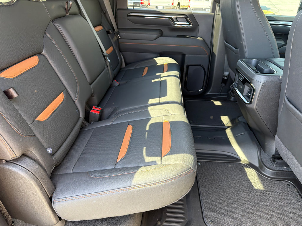 Used 2025 GMC Sierra 3500 AT4 w/ Technology Package AWD/4WD image 15