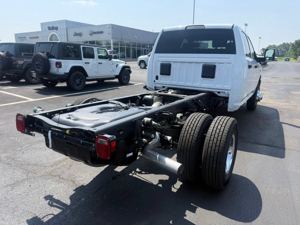New 2026 RAM 3500 Tradesman w/ Chrome Appearance Group A AWD/4WD image 3
