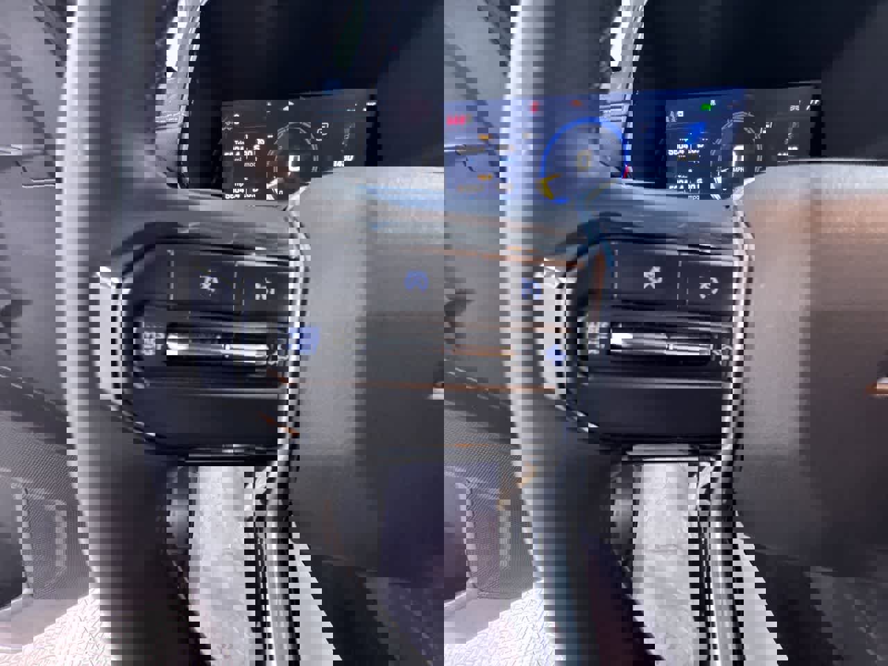 Used 2024 Chevrolet Colorado LT w/ LT Convenience Package III image 19