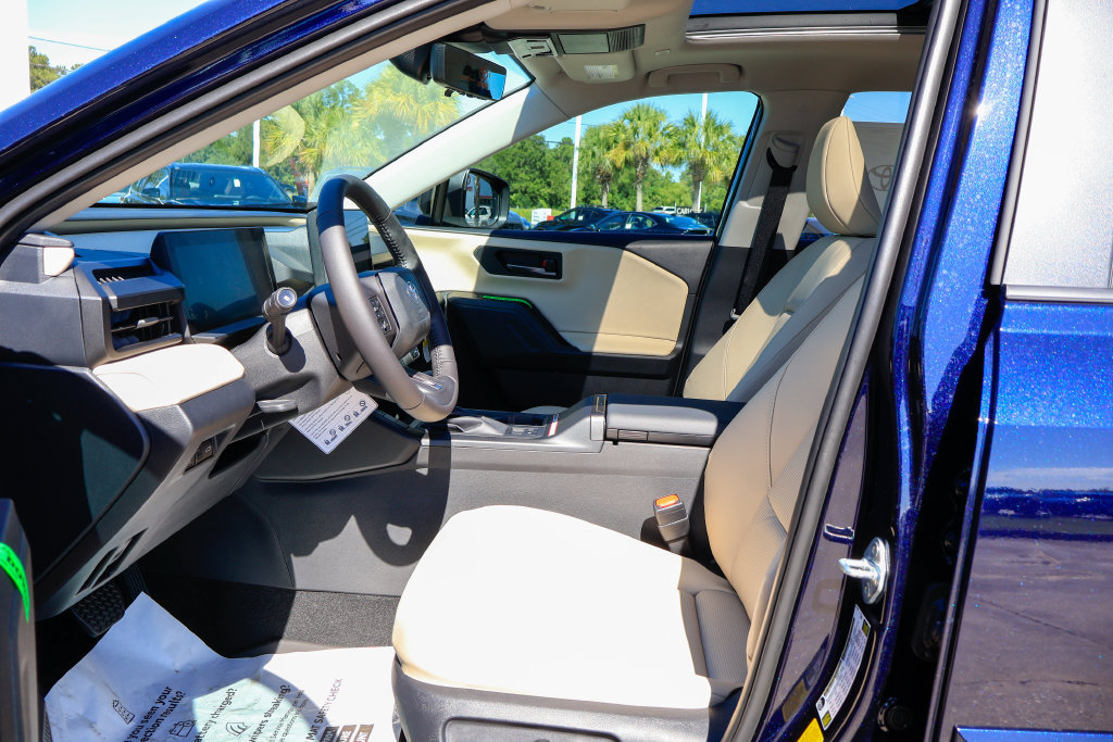 New 2026 Toyota RAV4 XLE Premium w/ Panoramic Sun Roof Package AWD/4WD image 7