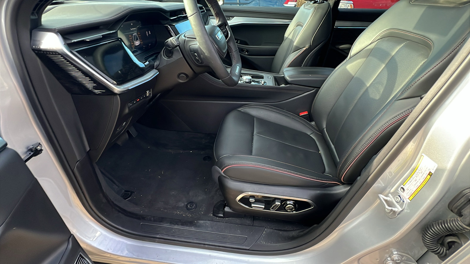 Used 2024 Jeep Wagoneer Launch Edition image 16