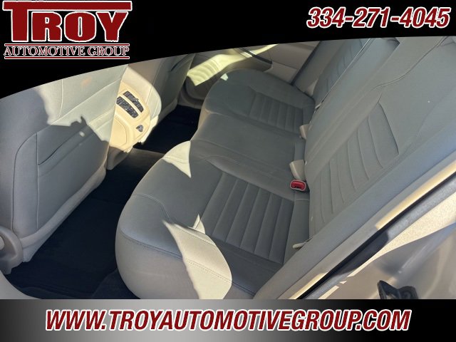 Used 2017 Ford Taurus SE image 28