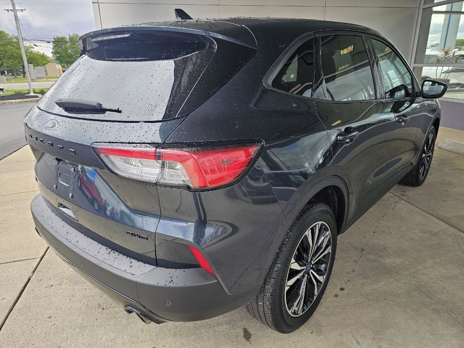 Used 2022 Ford Escape SEL w/ SEL Stealth AWD Package image 5