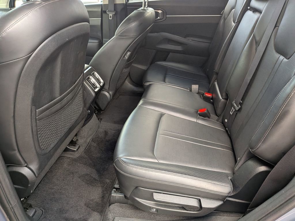 Used 2024 Kia Sorento S image 26