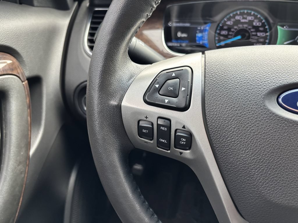 Used 2019 Ford Taurus Limited AWD/4WD image 16