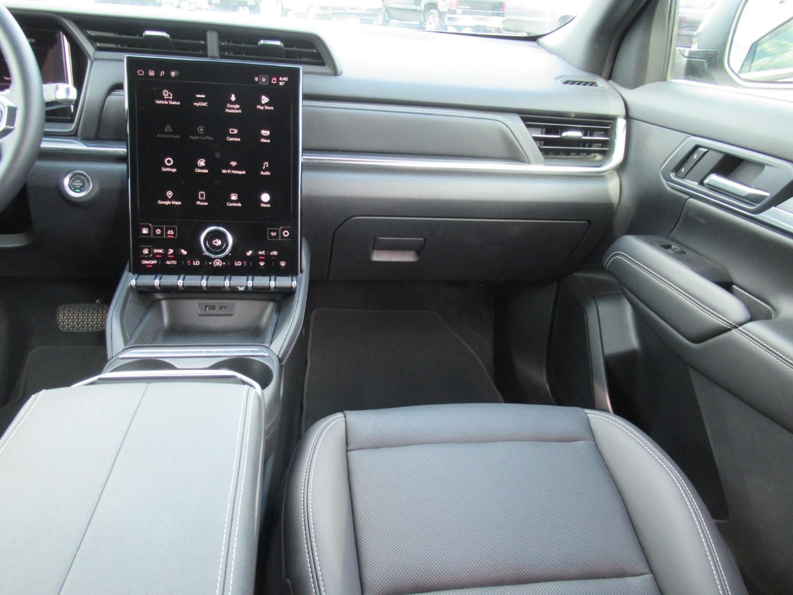 Used 2025 GMC Terrain Elevation w/ Elevation Premium Package AWD/4WD image 14