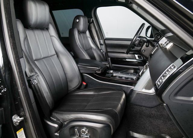 Used 2016 Land Rover Range Rover HSE image 3
